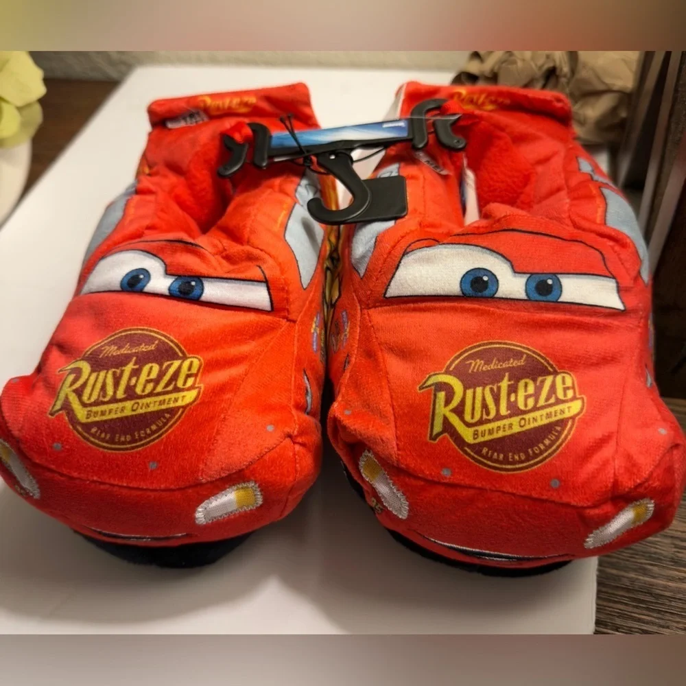Disney Cars Little & Big Kids Lightning McQueen Slippers 11/12 NWT